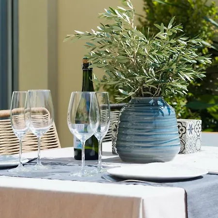 Petit Luxe L'oasi D'egara Apartment