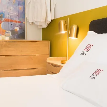 아파트 Petit Luxe L'oasi D'egara *